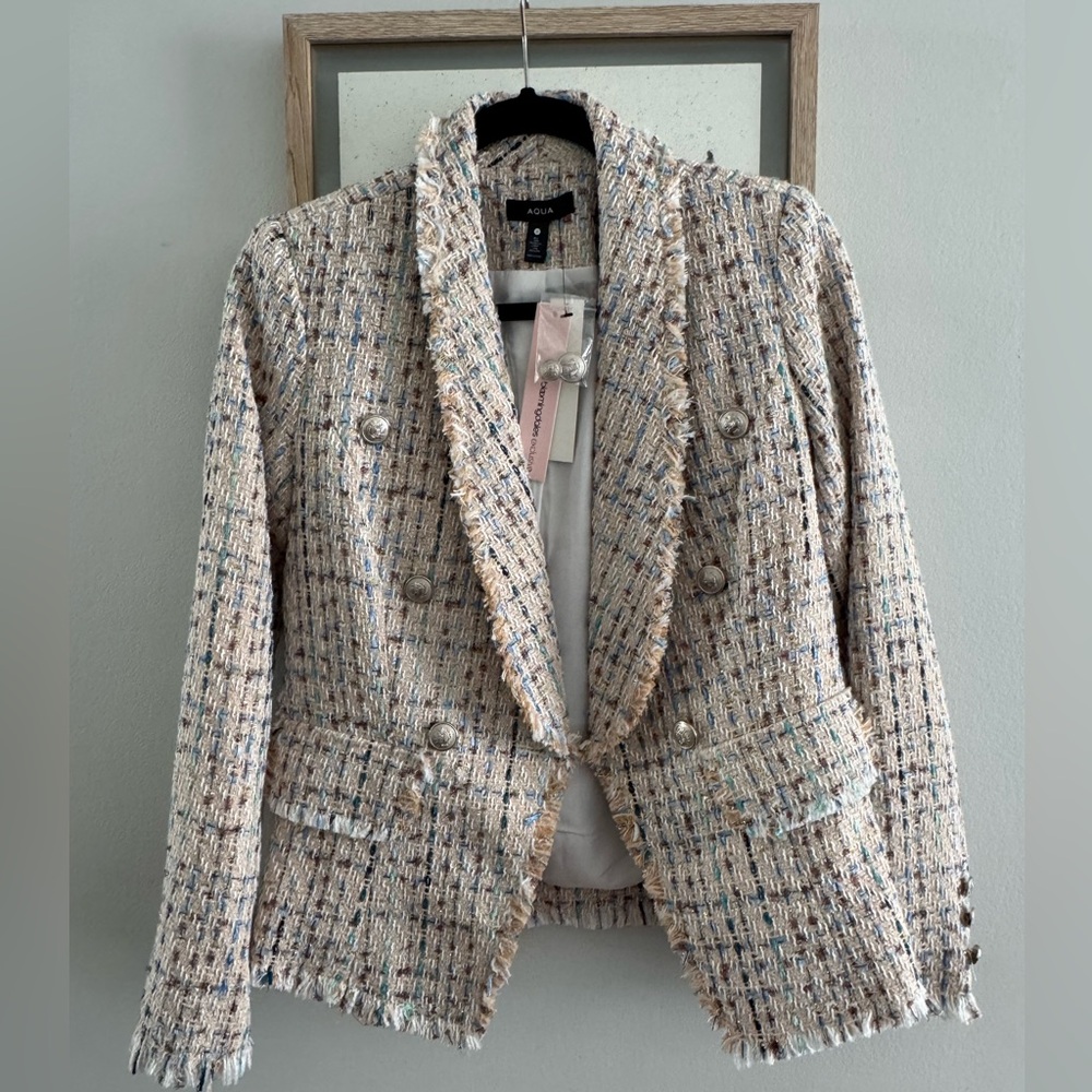 Chic Tweed Blazer - Cream